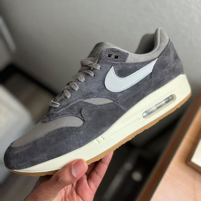 Air Max 1 Crepe Soft Grey