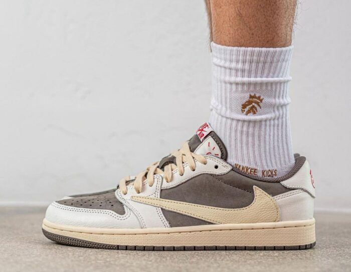 Travis Scott x Air Jordan 1 Low Reverse Mocha DM7866-162