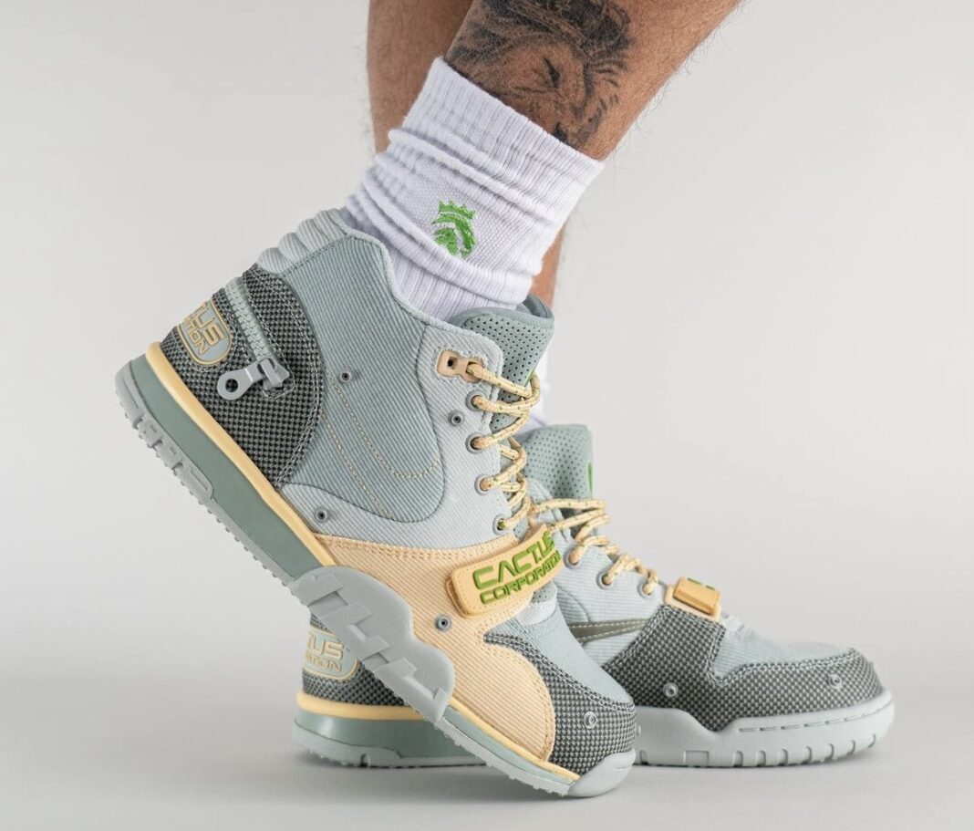 Travis Scott x Nike Air Trainer 1 DR7515-001