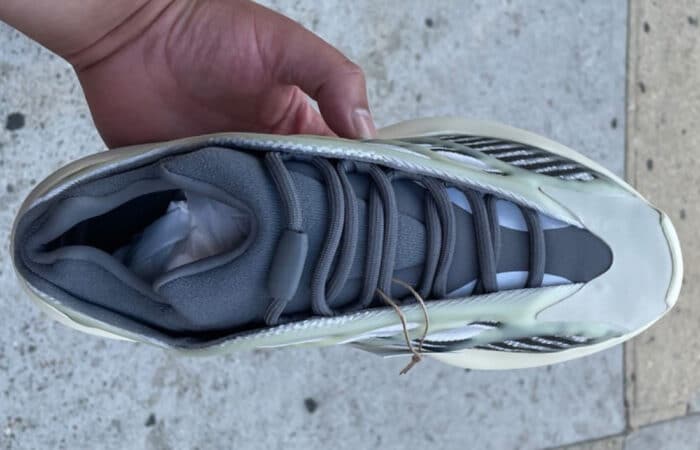 Adidas Yeezy 700 V3 Fade Salt ID1674