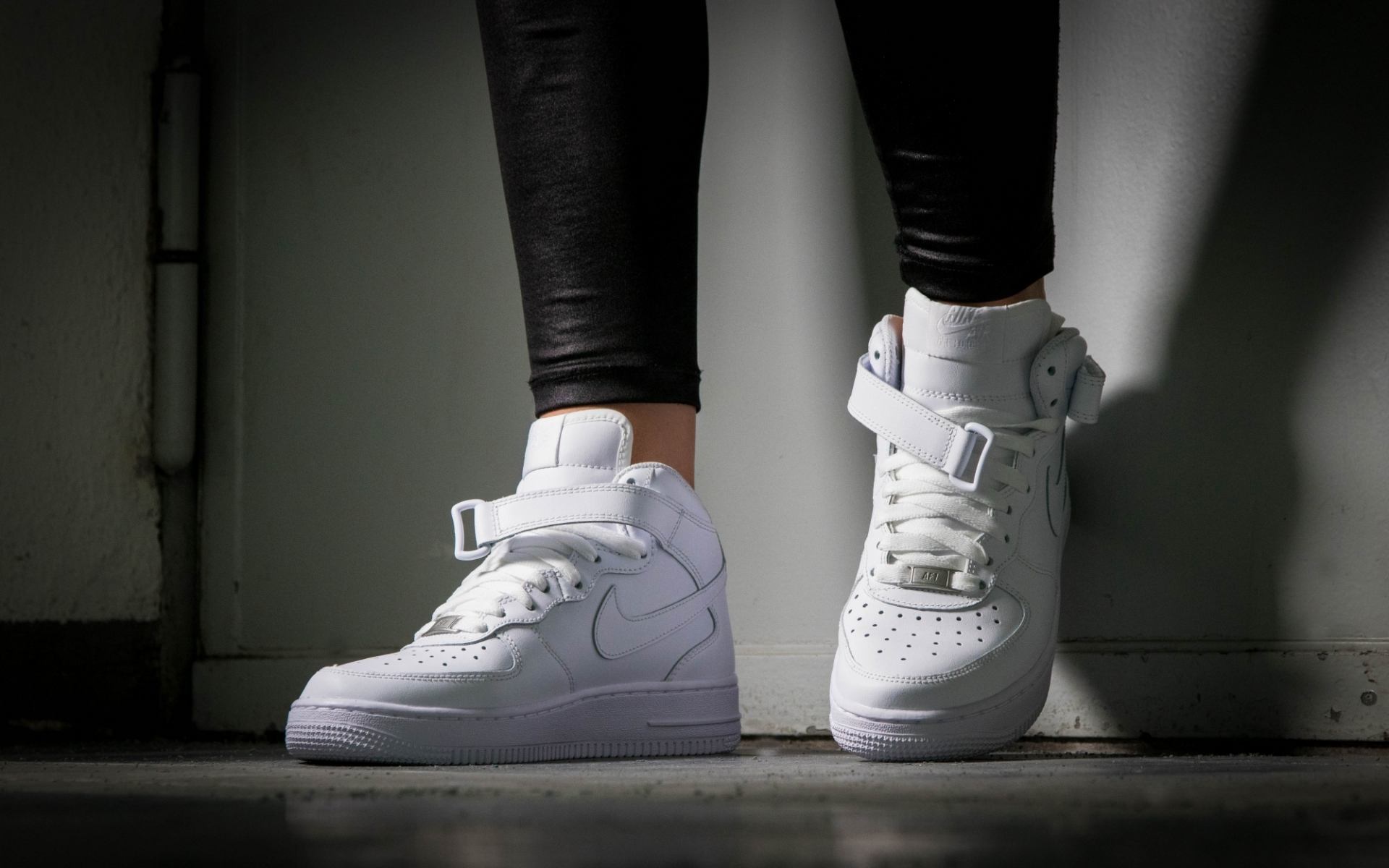 AF1 Mid White White
