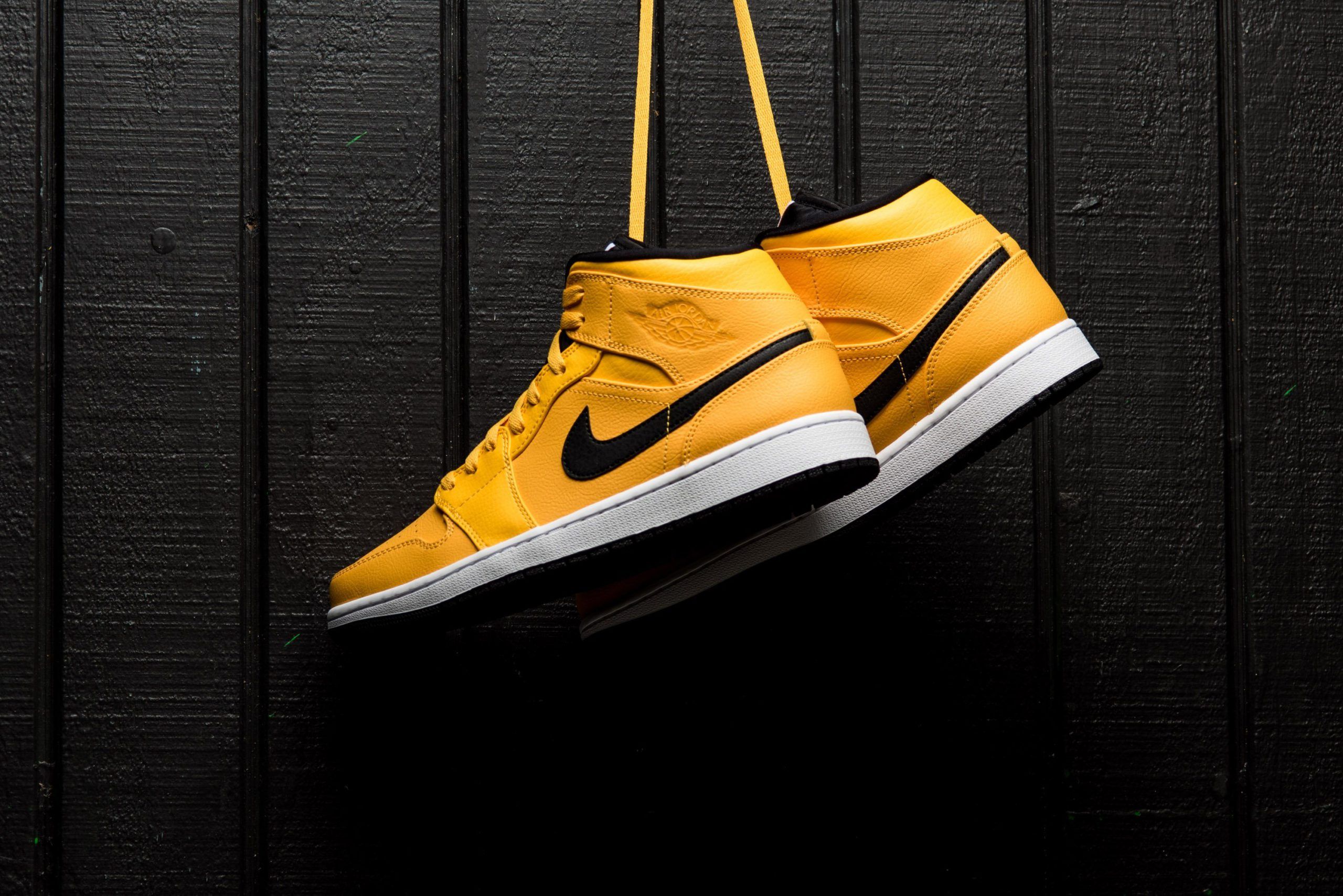 Air Jordan 1 Mid University Gold Black White
