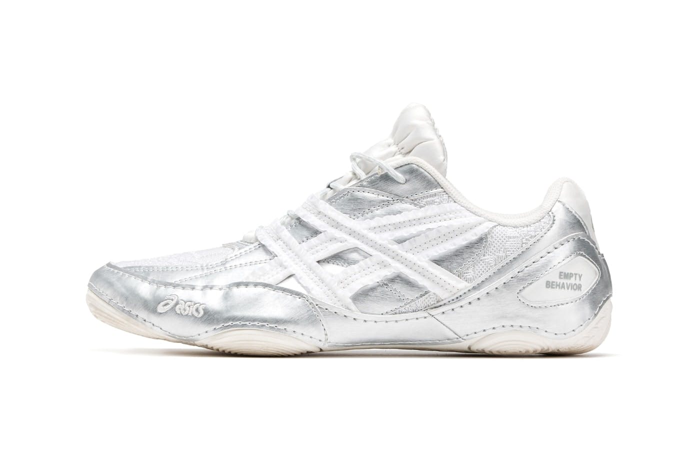 ASICS x Empty Behavior Hypersync in wit en zilver met franje-stripes