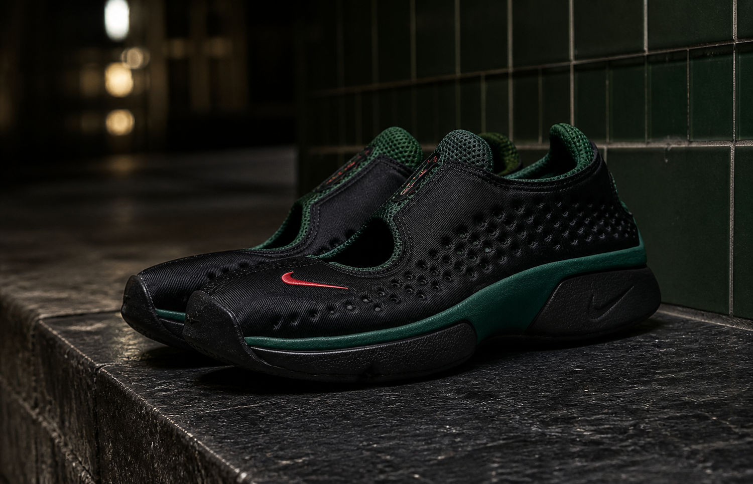 Nike Rift 2 IQ8006-002 in zwart met donkergroene accenten