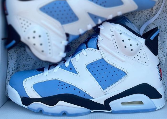 Air Jordan 6 UNC University Blue