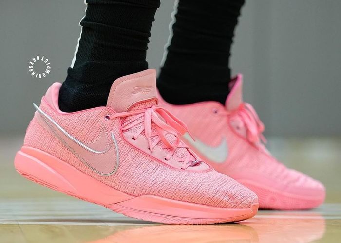 LeBron toont ons de nieuwe Nike LeBron 20 / XX tijdens het trainen