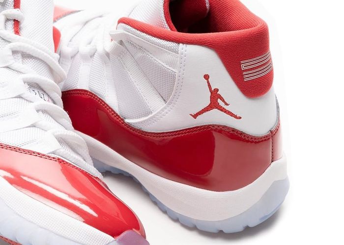 Air Jordan 11 Cherry