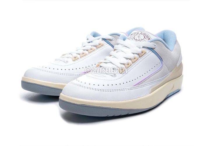 Air Jordan 2 Low Look Up