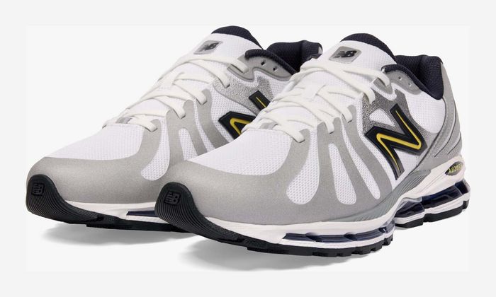 JJJJound x New Balance 1890 Silver - witte sneaker met zilveren panelen