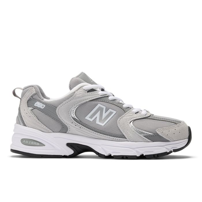 New Balance 530 grijs zilver colorway zijaanzicht