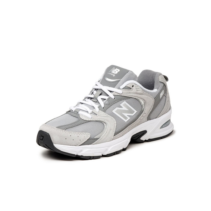 New Balance 530 MR530CK paar schuin vooraanzicht grijs zilver