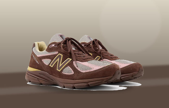 New Balance 990v4 Pumpernickel met zichtbare ENCAP midsole op een rustige werkbank