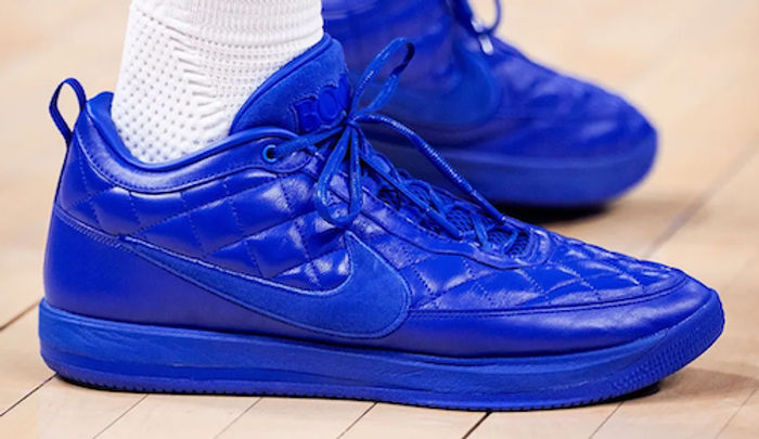 Nike Book 2 Just Book in blauw en rood