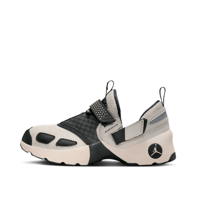 jordan-trunner-lx-wmns-brown-hq2164-102