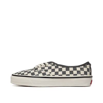 vans-premium-authentic-black-vn000ebnqiy