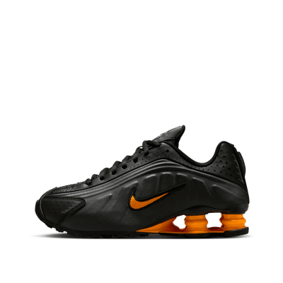Nike Shox R4 "Black" | CW2626-007
