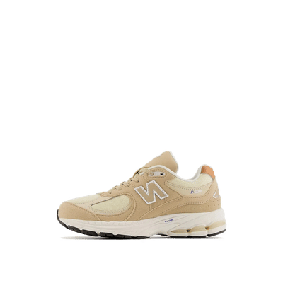 new-balance-2002r-gs-white-gc2002ef