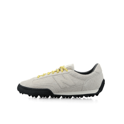 New Balance "Beige" | UGTR83J