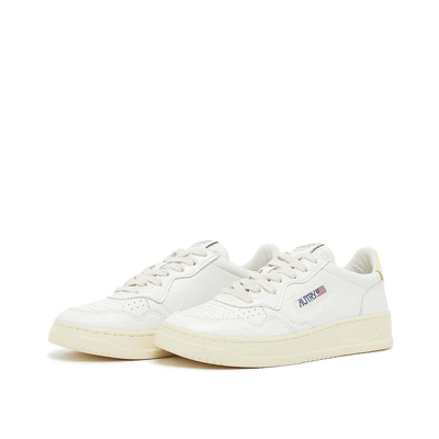 Autry Wmns Medalist Low "White" | AULWLL58