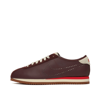 nike-wmns-cortez-leather-burgundy-crushlt-crimson-coconut-milk-gum-med-brown-hq1841-601