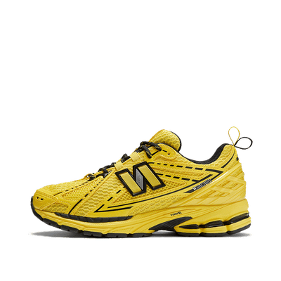 new-balance-1906r-ganni-blazing-yellow-m1906rga