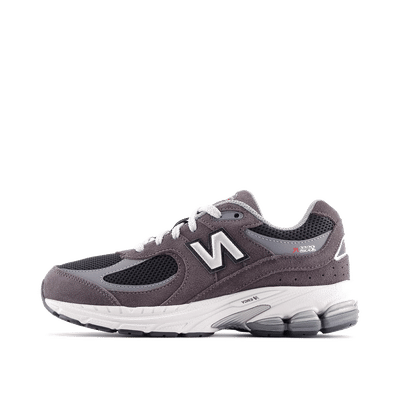 new-balance-2002r-black-gc2002ra