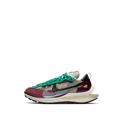 Nike Vaporwaffle sacai Villain Red Neptune Green