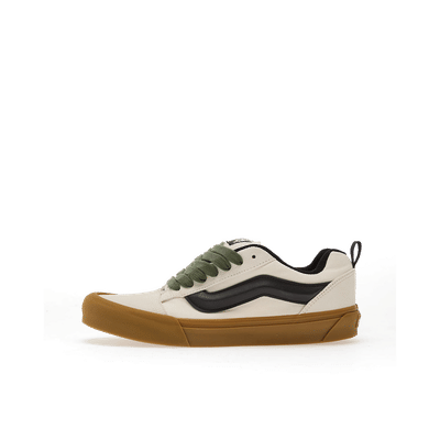 vans-knu-skool-gum-whiteblack-vn000d6zyb21