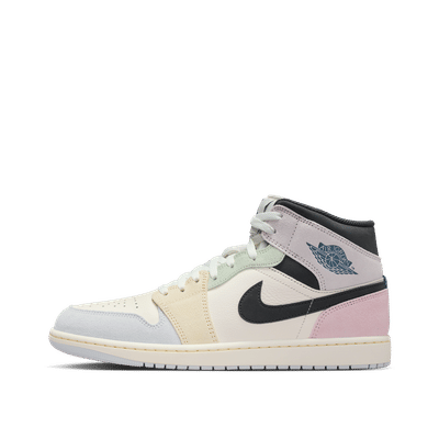 air-jordan-1-mid-se-sailiced-jade-anthracite-jade-aura-ib7110-100