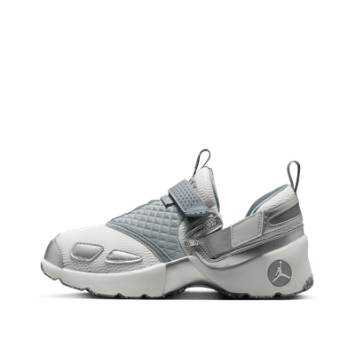 jordan-trunner-lx-wmns-wolf-greysummit-white-reflective-slvr-hq2164-004