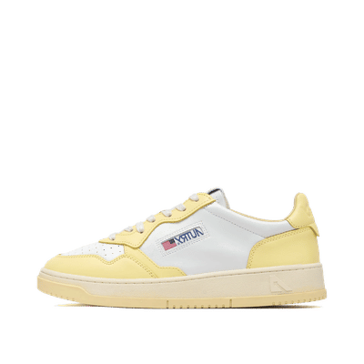 autry-medalist-low-leather-yellow-aulmwb63