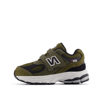 new-balance-2002-hook-loop-brownblack-iv2002rz