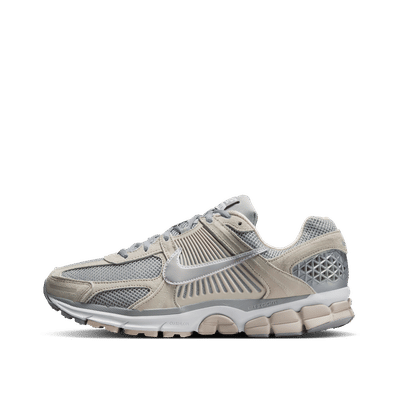 nike-air-zoom-vomero-5-light-orewood-brown-hf1553-101