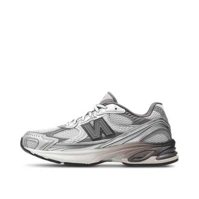 new-balance-u2010753-blacksilver-metallic-u2010753