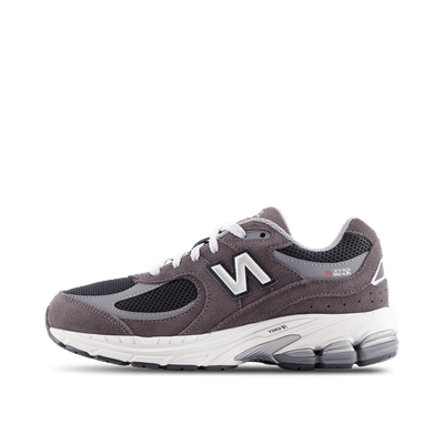new-balance-2002r-black-gc2002ra