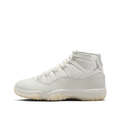 Air Jordan 11 Retro Wmns "Pearl / Grand Finale" | AR0715-110