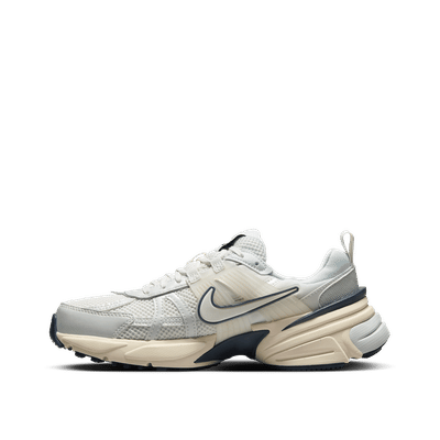 Nike Wmns V2K Run "Platinum Tint/Pure Platinum-Guava Ice-Thunder Blue-Summit White" | FD0736-004
