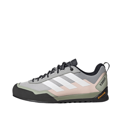 adidas-terrex-skychaser-solo-wmns-off-white-legend-ink-halo-green-js4334