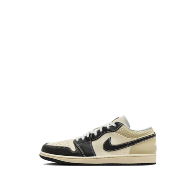 Air Jordan 1 Low SE "Cream" | HQ3437-101