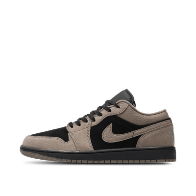 air-jordan-1-low-black-ib7109-002