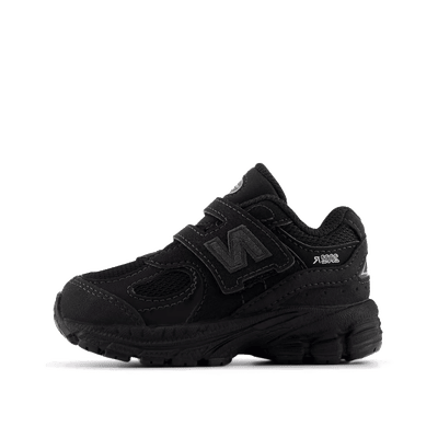 new-balance-2002-hook-loop-black-i20026zt