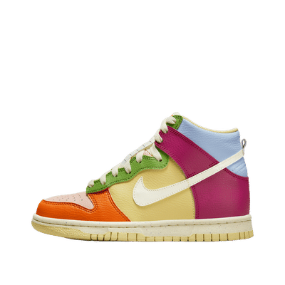 Nike Dunk High Next Nature GS "International Day of the Girl" | DZ5638-500