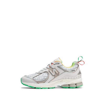 new-balance-2002r-ganni-rain-cloud-m2002rgd