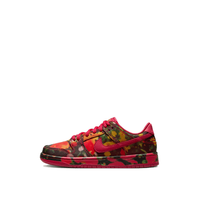 Nike SB Dunk Low "The Wizard of Oz Poppy Field" | FZ1291-600