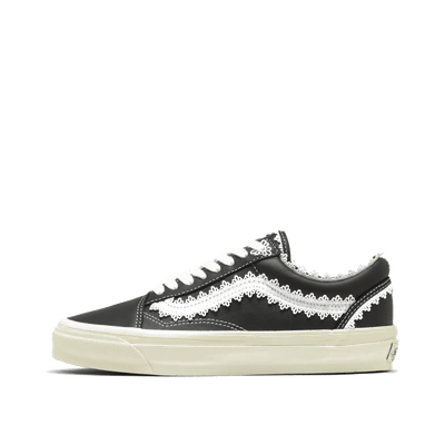 vans-lx-old-skool-coquette-blackwhite-vn000d9vy281