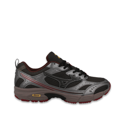 Mizuno MXR "Black Sand / Black / Brick Red" | D1GA245117