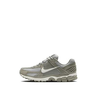 nike-zoom-vomero-5-stuccophantomgrey-hf1553-002