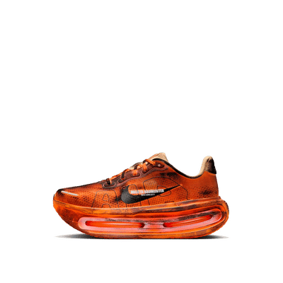 Nike Vomero Premium x Melitta Baumeister "Total Orange/Hyper Crimson/Orange Chalk/Black" | IQ7166-800