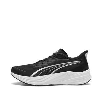puma-darter-pro-2-blacksilverwhite-312587-01