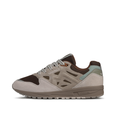 Karhu Legacy 96 "White Sand / Beech" | F806095